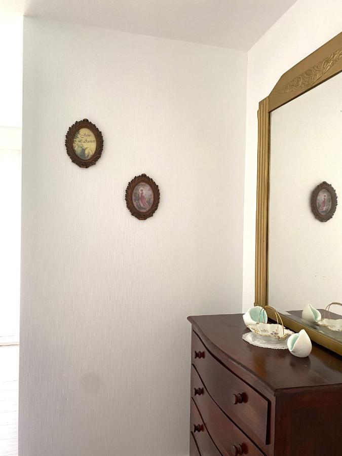 Le Vieux Moulin Bed & Breakfast Bouhet Bagian luar foto