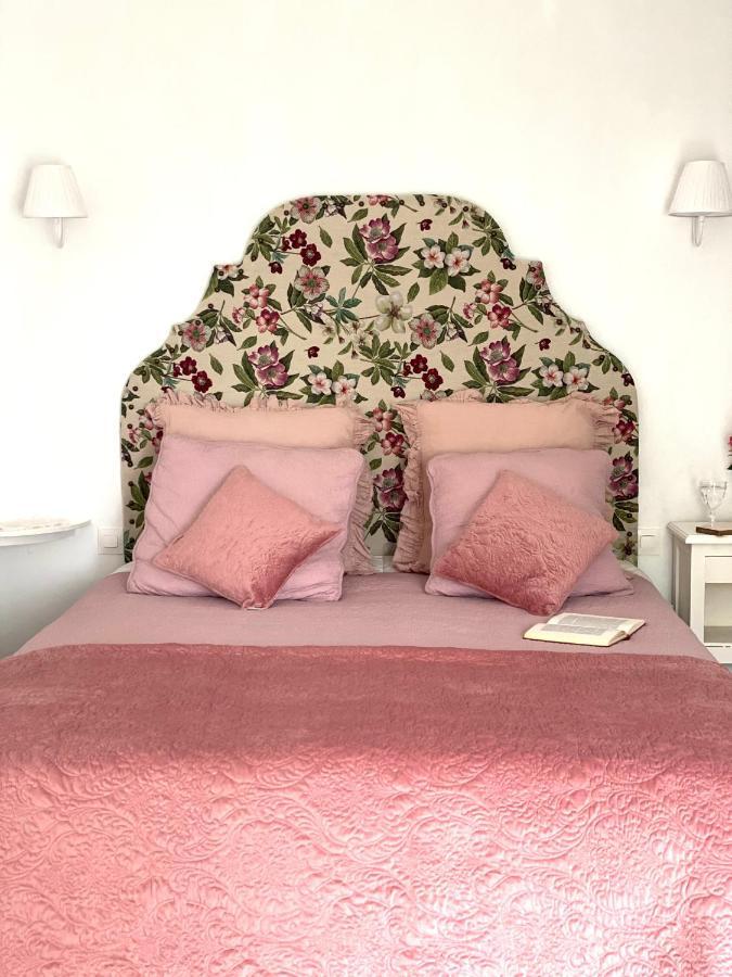 Le Vieux Moulin Bed & Breakfast Bouhet Bagian luar foto