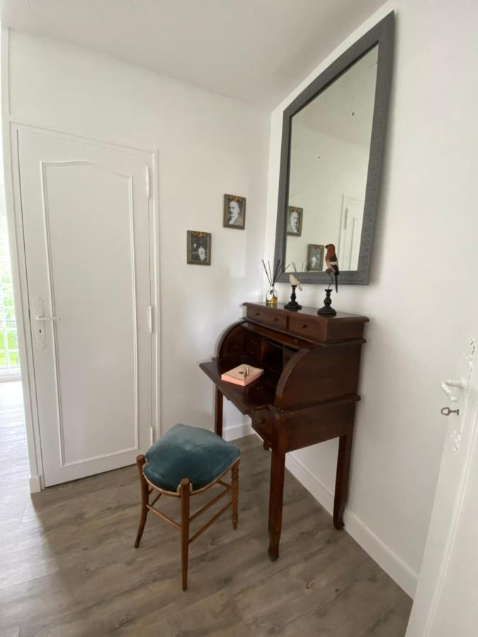 Le Vieux Moulin Bed & Breakfast Bouhet Bagian luar foto