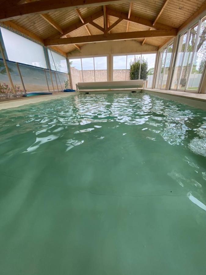Le Vieux Moulin Bed & Breakfast Bouhet Bagian luar foto