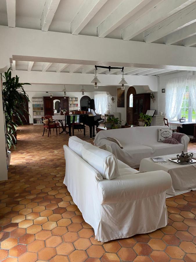 Le Vieux Moulin Bed & Breakfast Bouhet Bagian luar foto