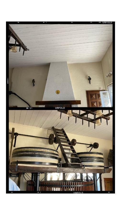 Le Vieux Moulin Bed & Breakfast Bouhet Bagian luar foto