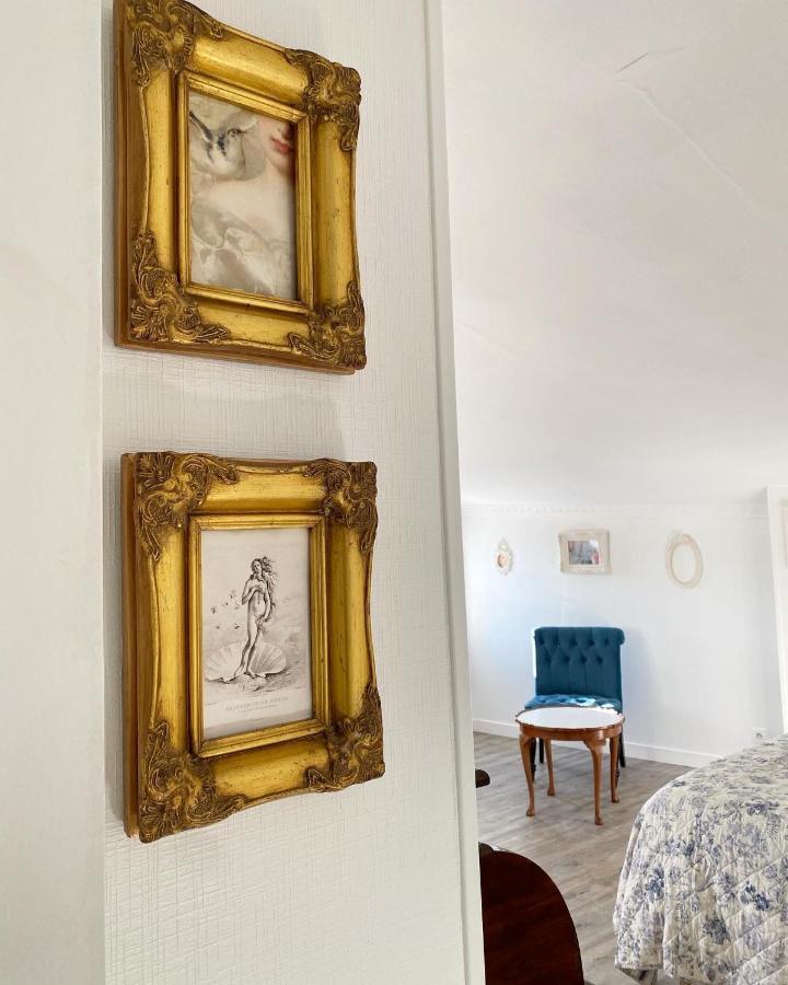 Le Vieux Moulin Bed & Breakfast Bouhet Bagian luar foto