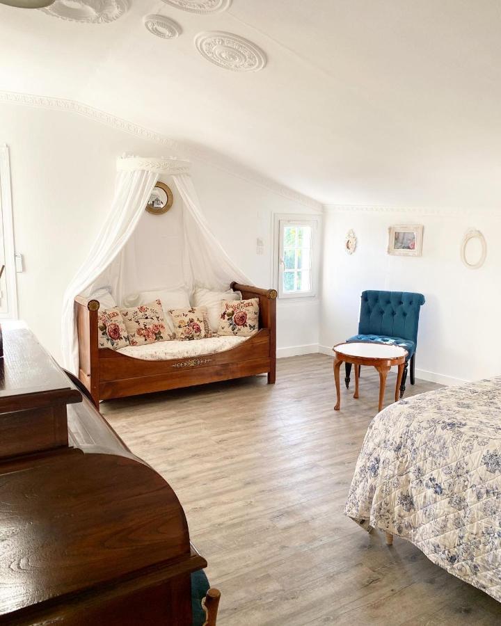 Le Vieux Moulin Bed & Breakfast Bouhet Bagian luar foto