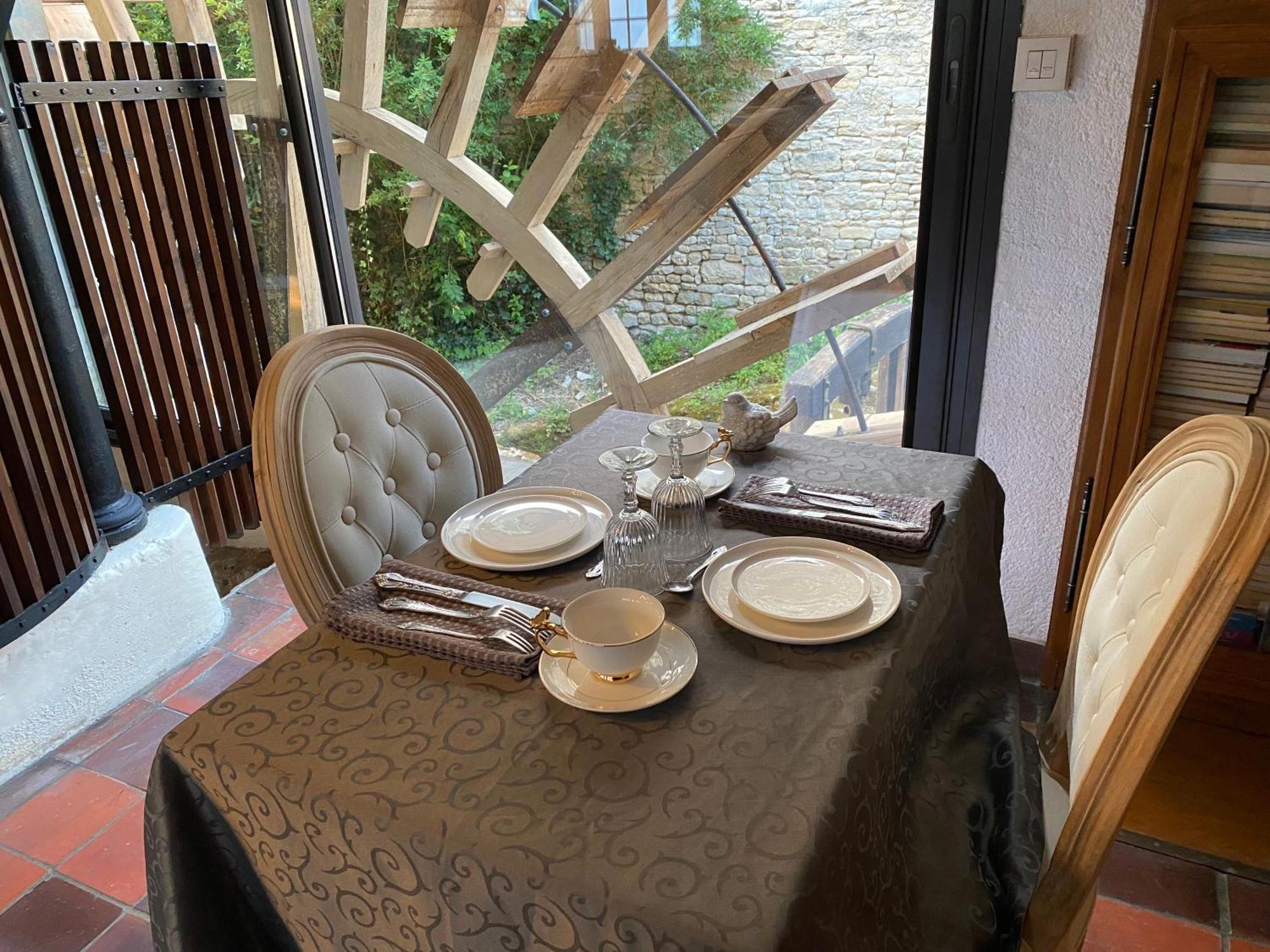 Le Vieux Moulin Bed & Breakfast Bouhet Bagian luar foto